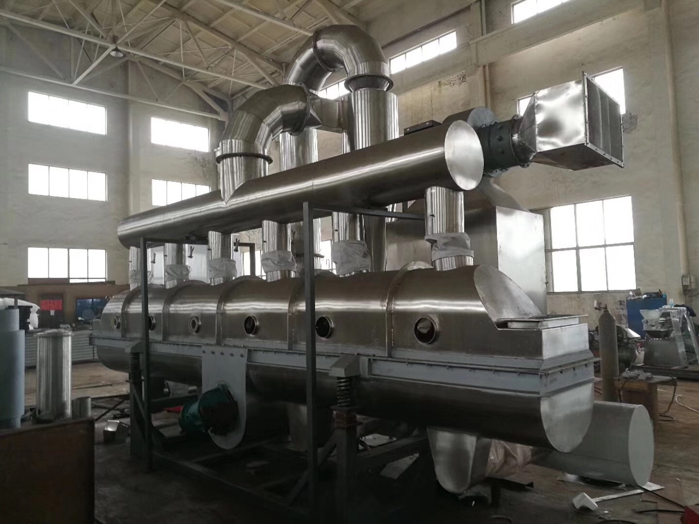 1716022507701344.jpg 振動(dòng)流化床干燥機(jī).jpg